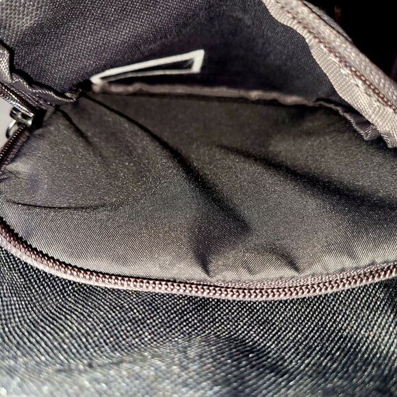 Nike Tech Slate 3 Pocket Zippered Crossbody/Shoulder Strap 9" Bag Unisex NWOT - Picture 9 of 12